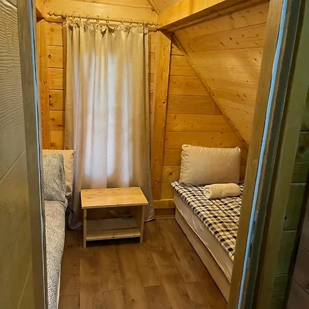 Joka I Drvene Kucice Vrdnik