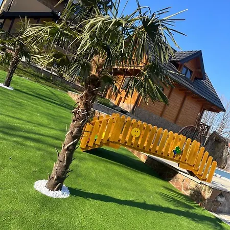 Joka I Drvene Kucice * Vrdnik