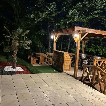 Joka I Drvene Kucice בית נופש ורדניק