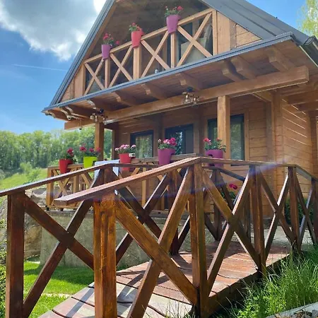 Joka I Drvene Kucice Vrdnik