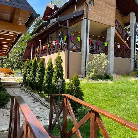 Joka I Drvene Kucice * Vrdnik