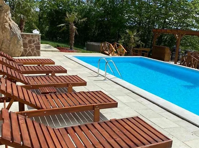 Joka I Drvene Kucice *